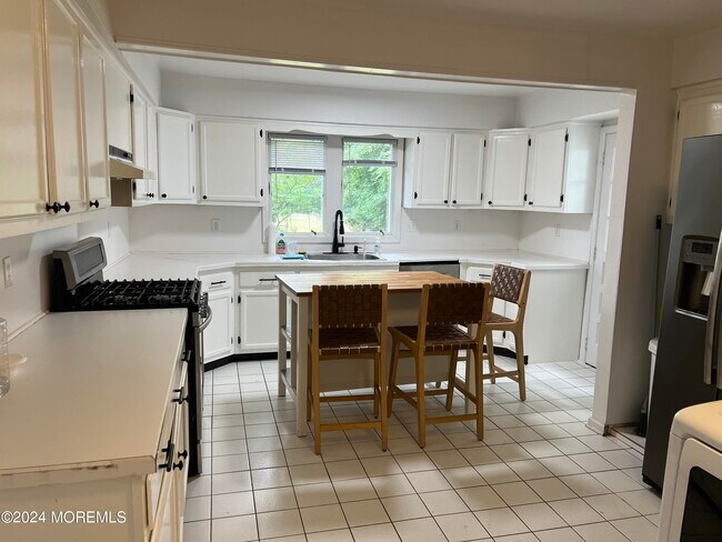 Photo - 600 Wildwood Rd