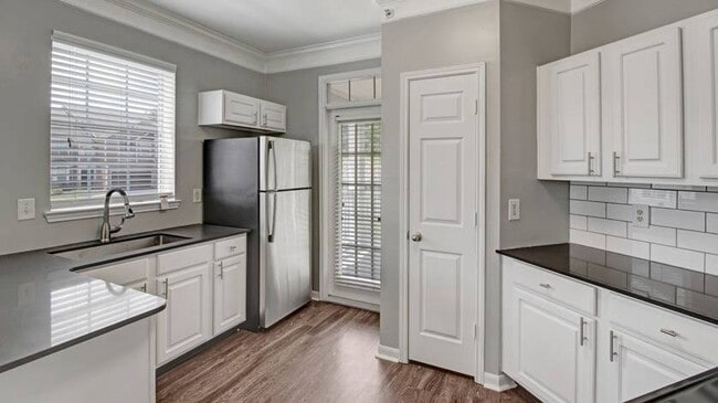 Photo - Hamptons at Woodland Pointe