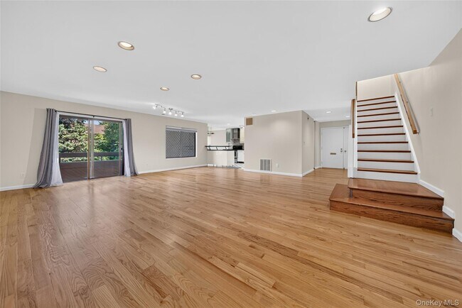 Photo - 46 Acorn Ponds Dr