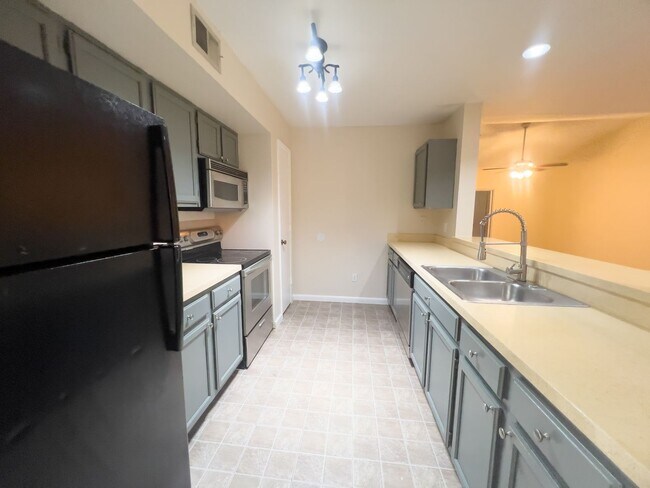 Photo - SABLE WALK RENTAL MOVE IN NOW!Spacious 2X2...