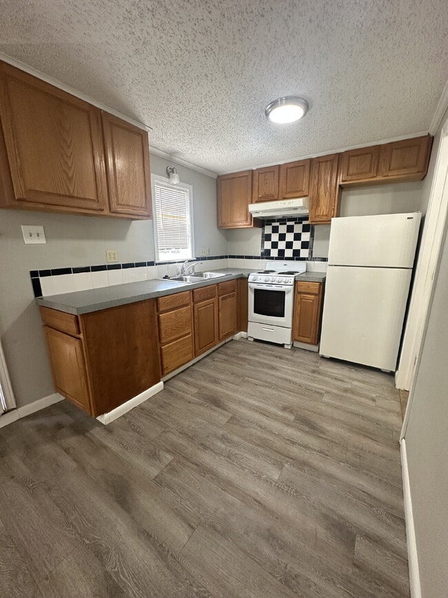 Photo - Pre-Leasing for Summer/Fall 2026 - Efficiency back house in Tech Terrace