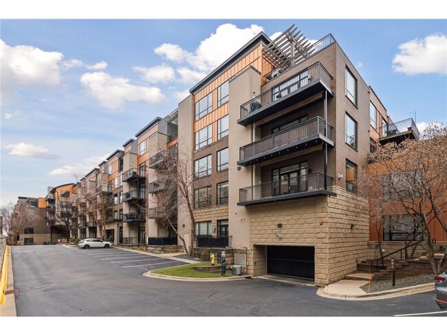 Building Photo - 3116 W Lake St Unit 217