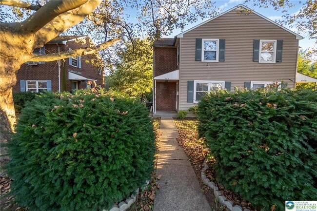 Photo - 240 Palmer St