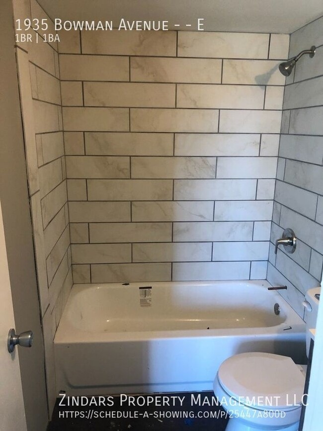 Photo - 1935 N Bowman Ave Unidad E