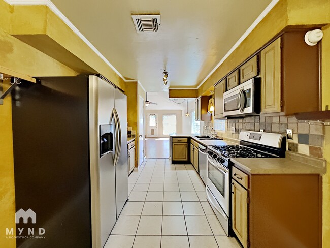 14605 Gold Fish Pond Ave