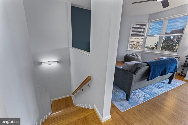 Photo - 301 S Reynolds St Unidad 202