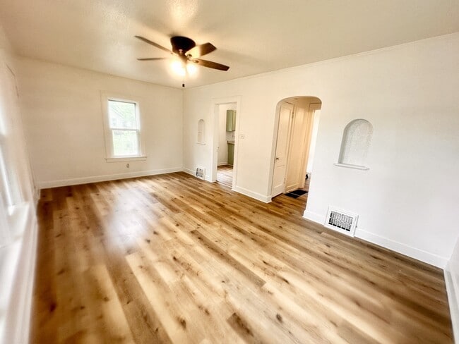 347 W Vanmeter St