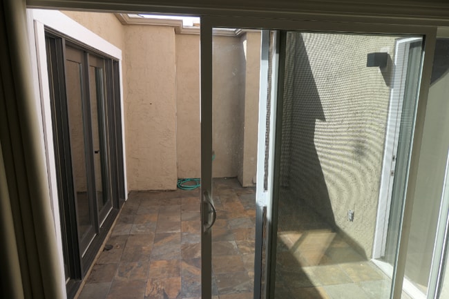 Photo - 44715 La Paz Rd Unit D