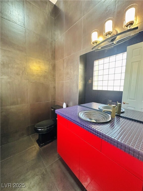 Photo - 2025 Grouse St