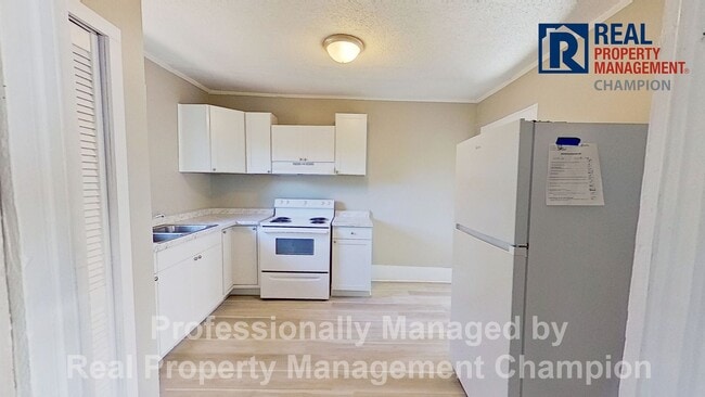 Photo - Recently updated 2 BD/1 BA Home in the hea...