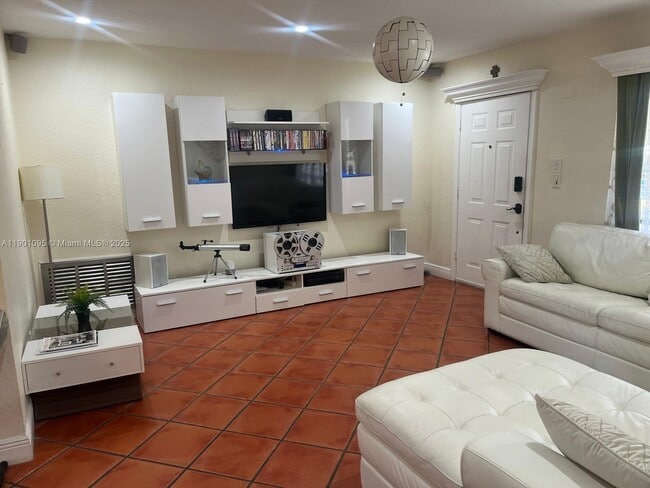 Photo - 4913 NW 47th Ave