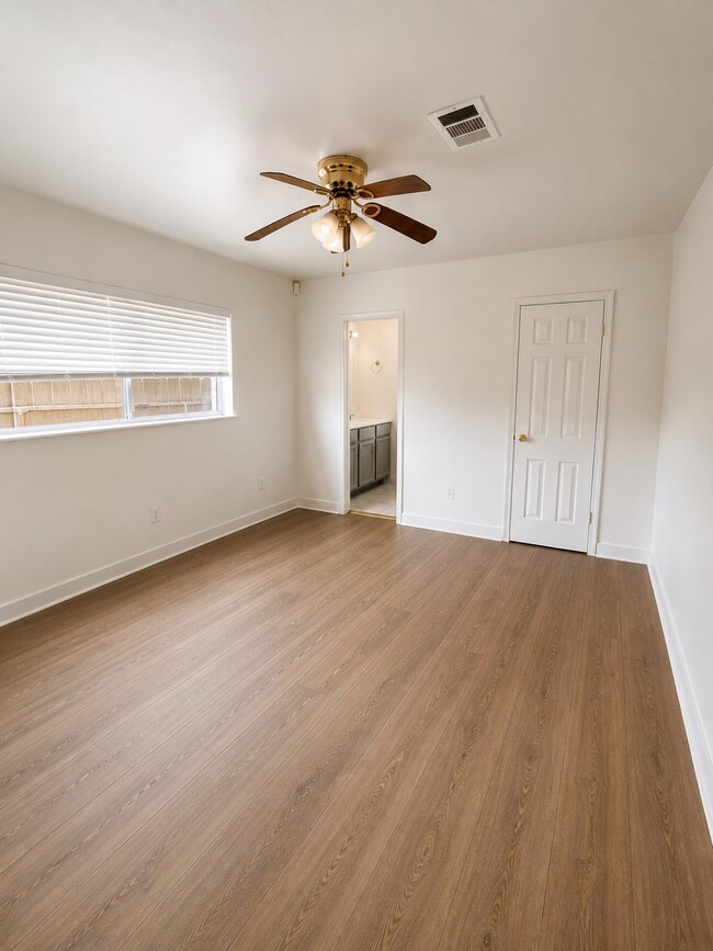 Photo - 1401 Avenue H