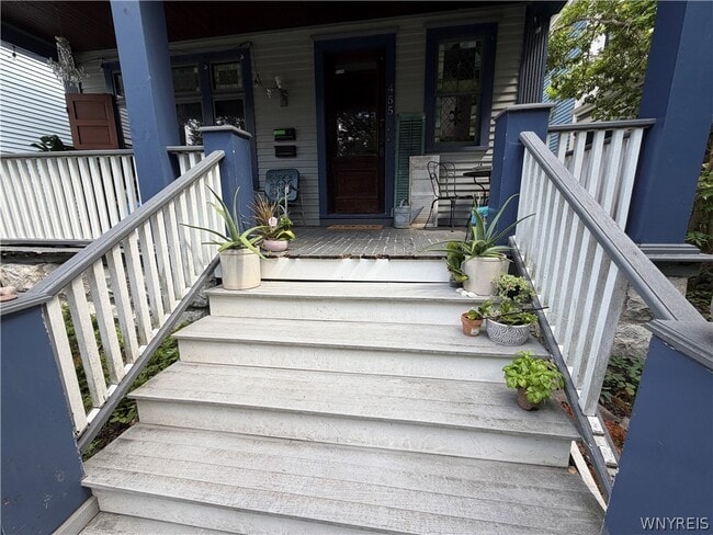 Photo - 455 Crescent Ave