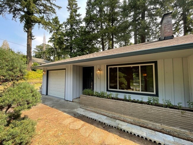 Photo - Lovely Lake Oswego Home with Attached Gara...
