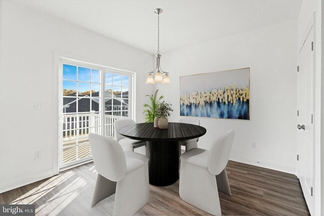 Photo - 982 Lorewood Grove Rd