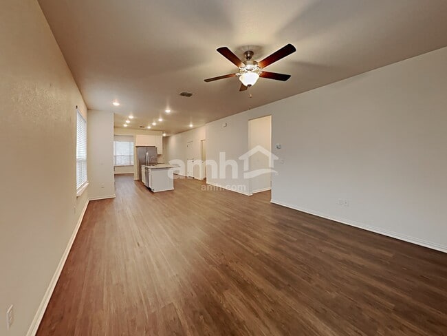 Photo - 2725 Brogan Crk