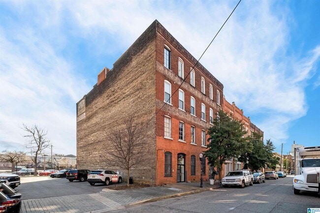 Photo - 2311 Morris Ave Unit 300