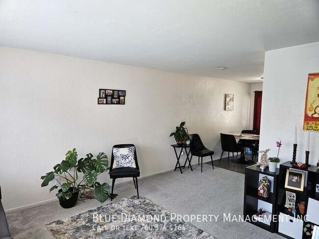 Building Photo - Spacious 2 BR, 1.5 BA in Del Mar Palms Unit 21 Rental