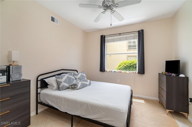 Photo - 21330 Lancaster Run Unidad 1211