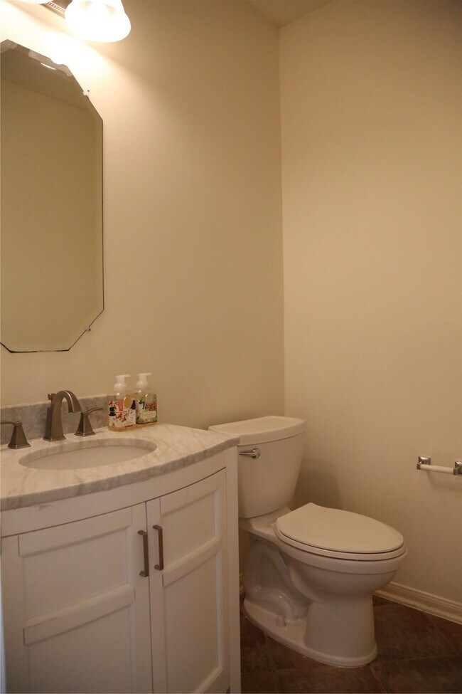 Photo - 1611 Candleston Ln