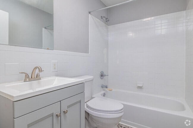 2BR, 1BA - 950SF