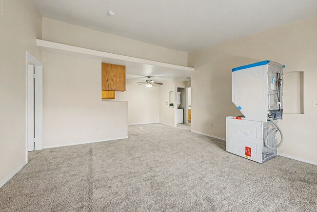 Photo - 4730 E Craig Rd