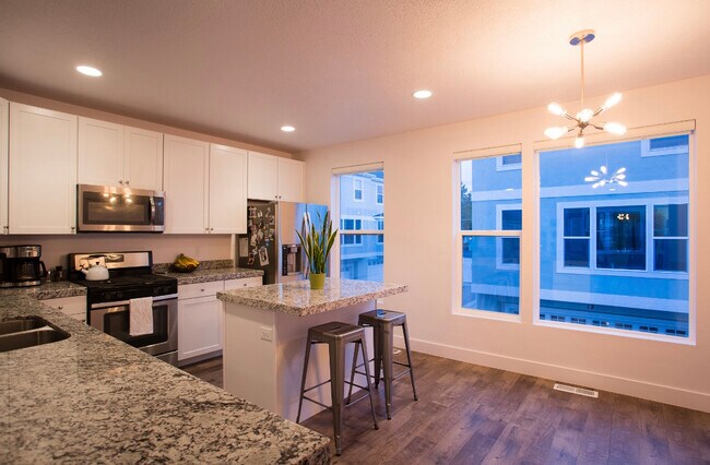 Photo - 1285 W Winchester St