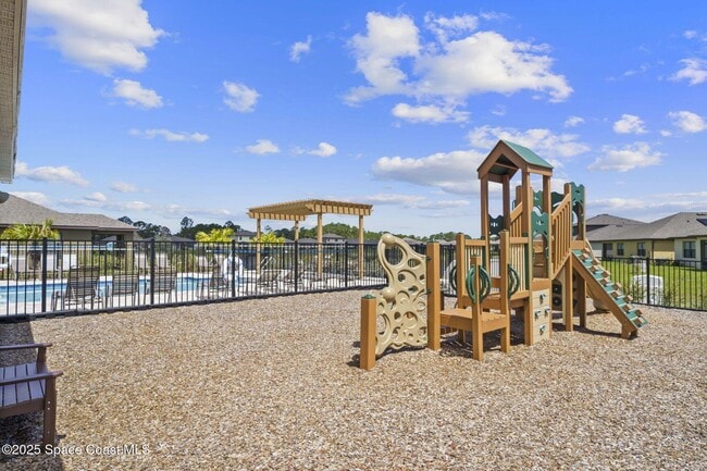 Photo - 1406 Mineral Lp Dr NW