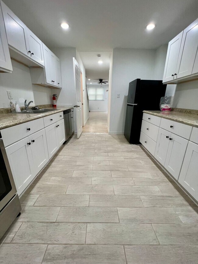 Photo - Stunning 2-Bedroom Townhome in the heart of Passyunk Square! Available NOW!