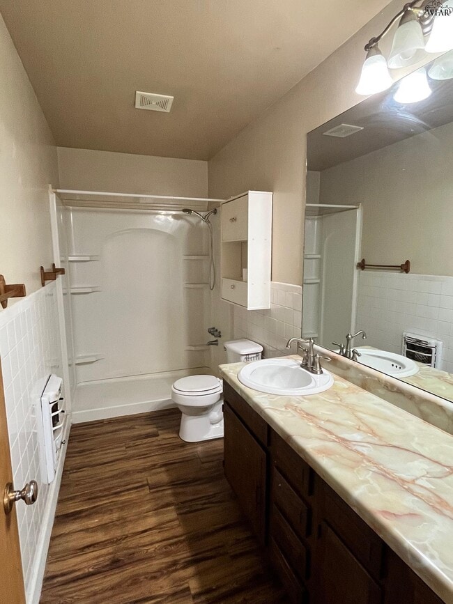 Photo - 817 Vogel St