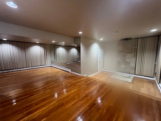 Photo - 810 Ashton St