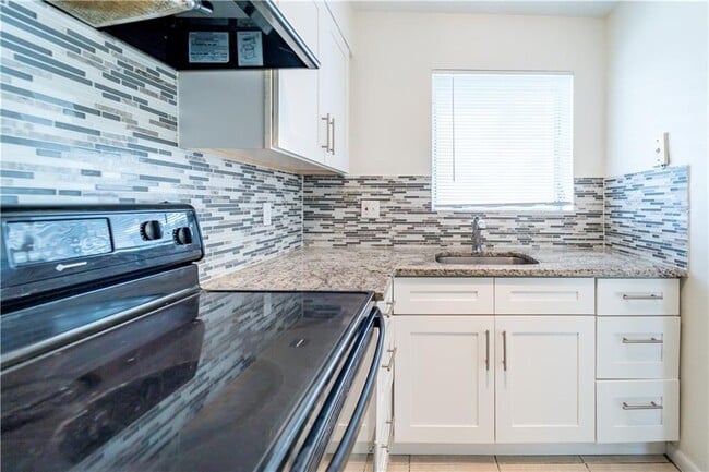 Photo - 1251 W River Dr