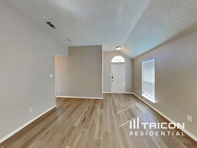 Photo - 1506 Vancouver Dr