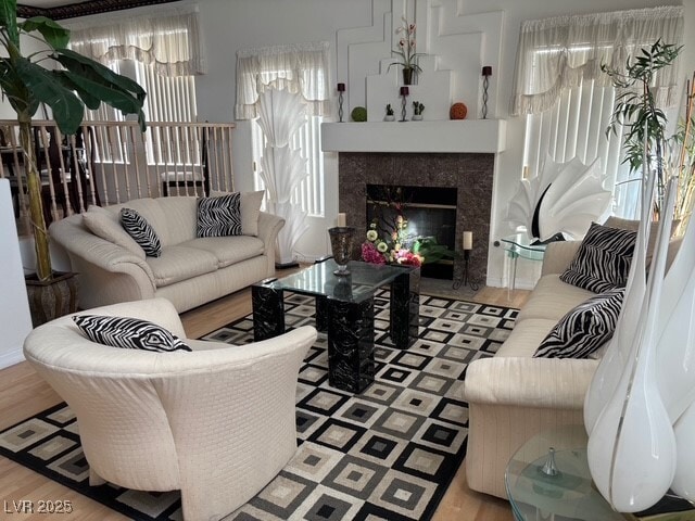 Photo - 4663 Hamburg St