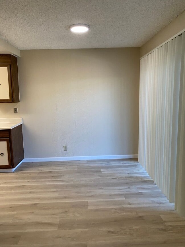 329 Auburn Way Unidad 329-02