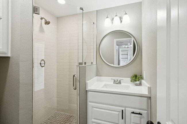 Photo - 1317 Meandering Way