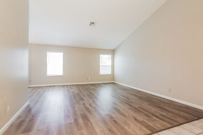 Photo - 6307 W Kings Ave