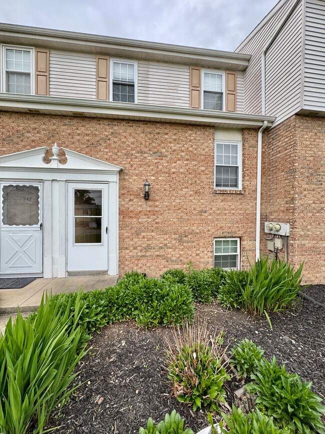 Building Photo - Charming 2 Bed 1 Bath in Cranberry!