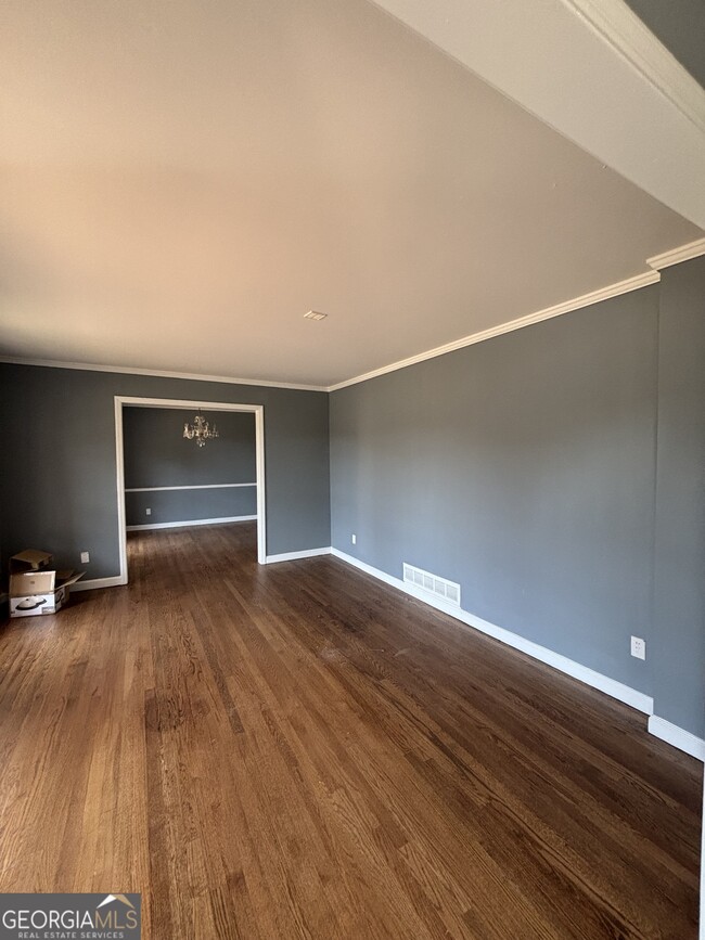 Photo - 2760 The Fontainebleau SW