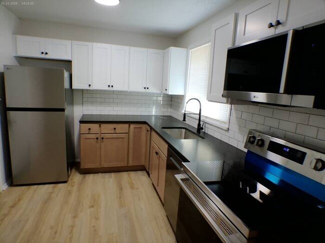 Photo - Cozy 3 bedrooms and 1 bath in a corner lot off Blue Ridge Blvd and U.S. Hwy 71 at Grandview, MO