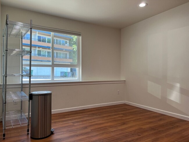 Photo - Large UW Townhome available for 2026-2027 school year!