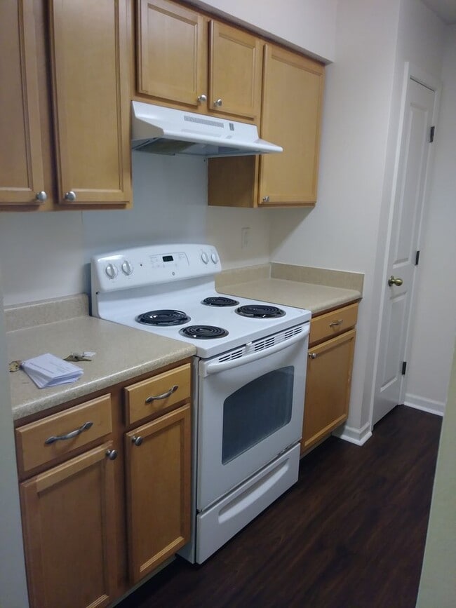 Photo - 185 - COUNTRY VIEW APARTMENTS