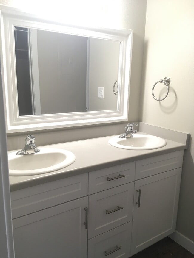 Photo - 1155 E 300 S Unidad 000