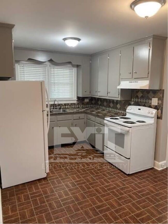 Photo - Close to Shopping, Hospital, Schools, Restaurants