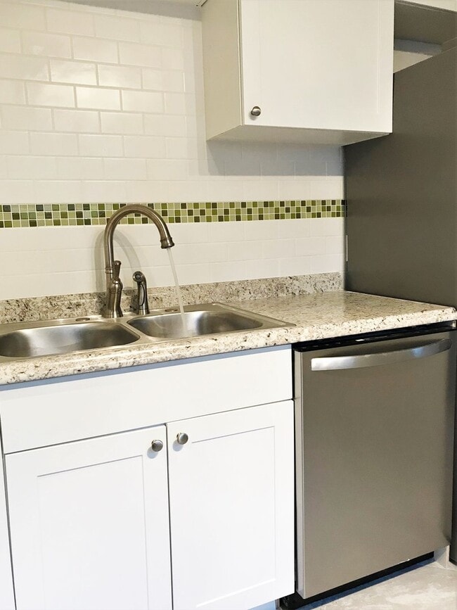 Photo - Holiday Heights Unit B