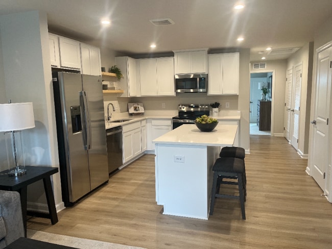 Photo - 509 Porter Cir Unit B