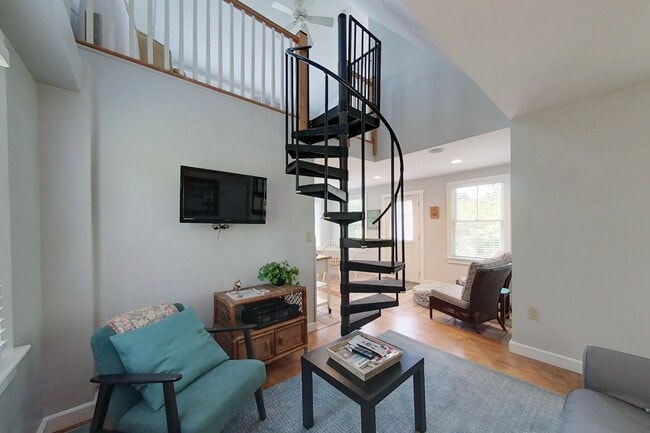 Photo - 25 Warren Ave