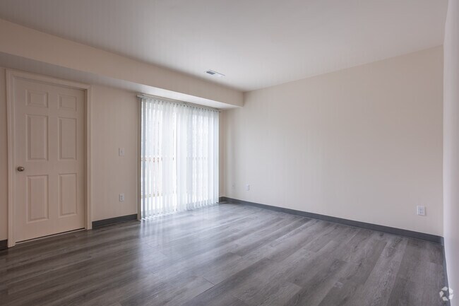 3 habitaciones, 2 baños - 121 metros cuadrados - Sala de estar - Arrowtree Apartments