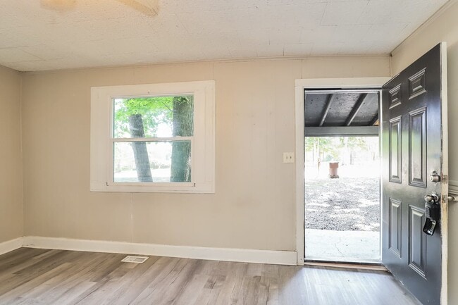 Building Photo - 505 Henry Pl