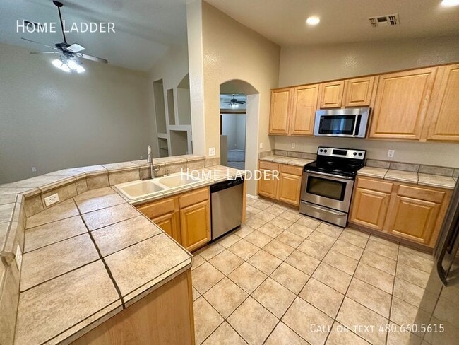 Photo - 1100 E Nunneley Rd